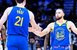 B体育平台-全球各地篮球精英云集，场上风云突变