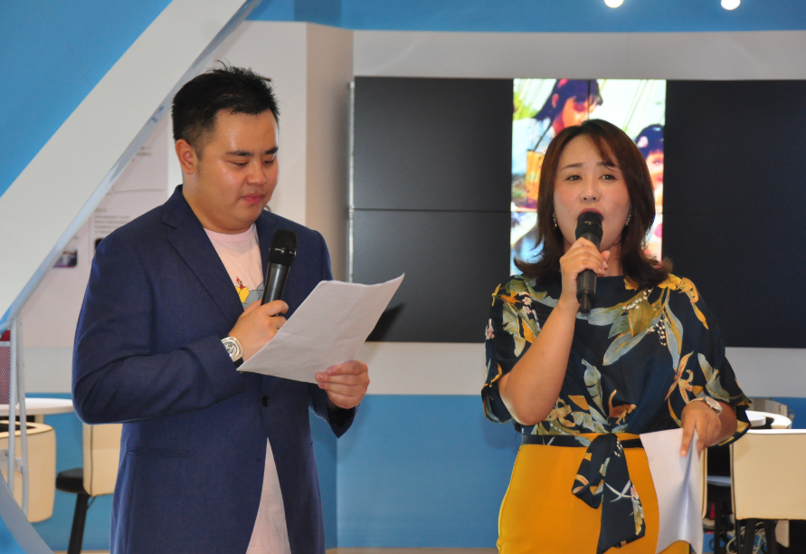 比赛中的变数不断，观众目不转睛的简单介绍