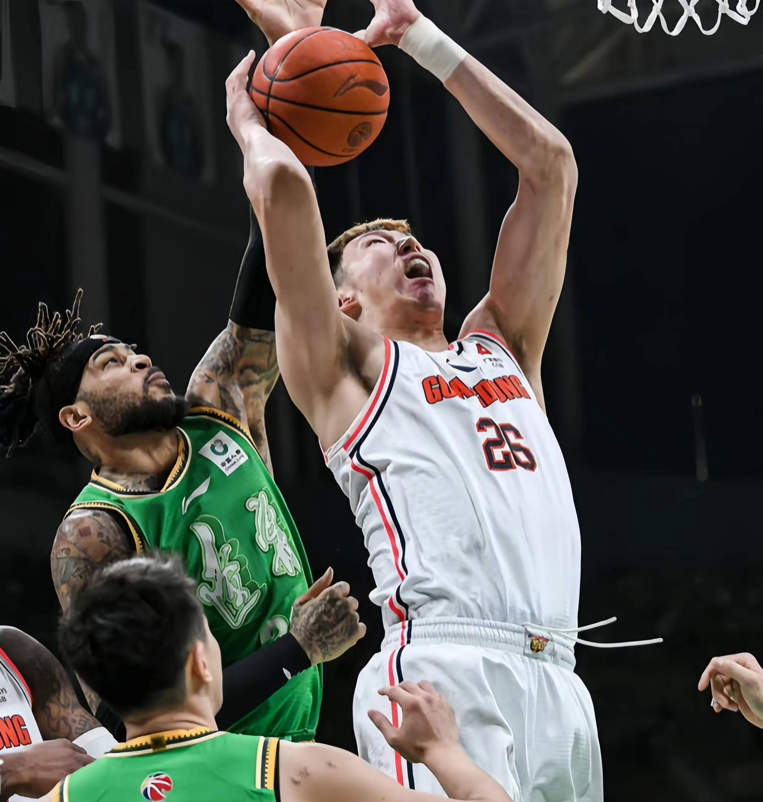 竞争激烈，全球顶尖球队备战篮球巅峰赛事的简单介绍