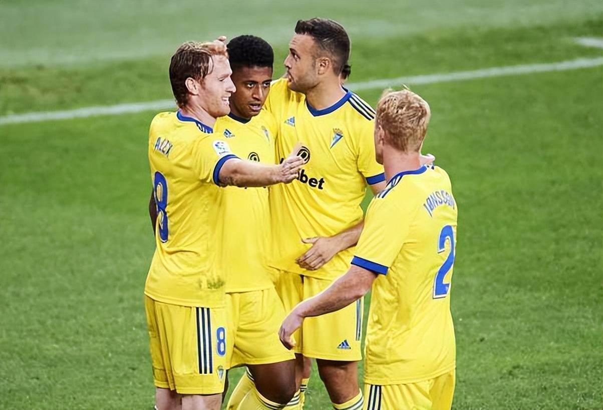 瓦拉多利德主教练下课，球队寻求变革的简单介绍