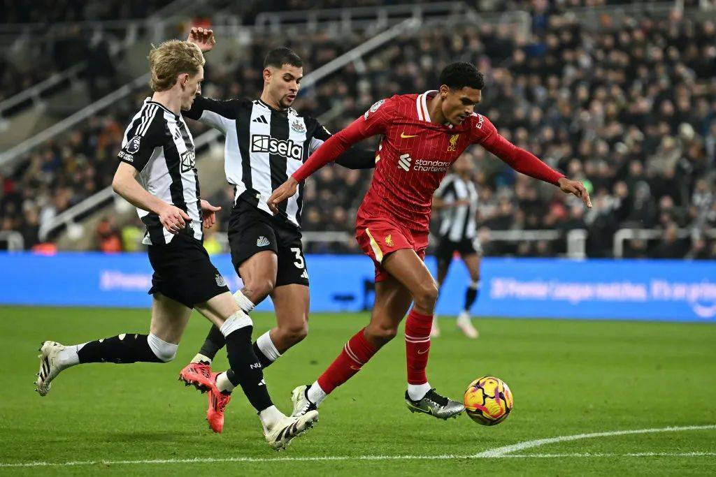 利物浦客场绝杀纽卡，萨拉赫接纳巴第赛季第20球，克洛普赞队员拼劲十足的简单介绍