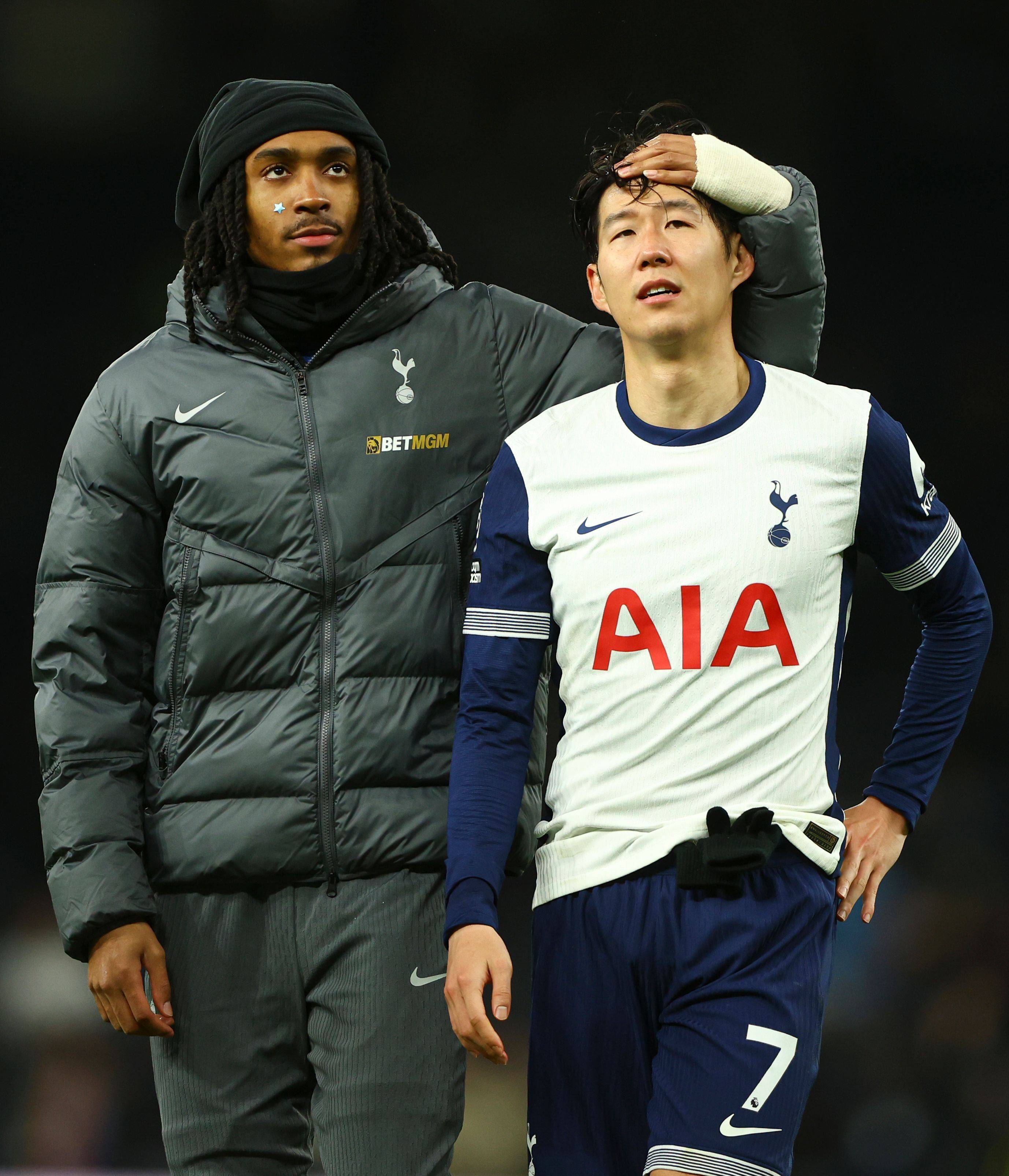 包含热刺鏖战尤文图斯，全力争夺晋级资格的词条