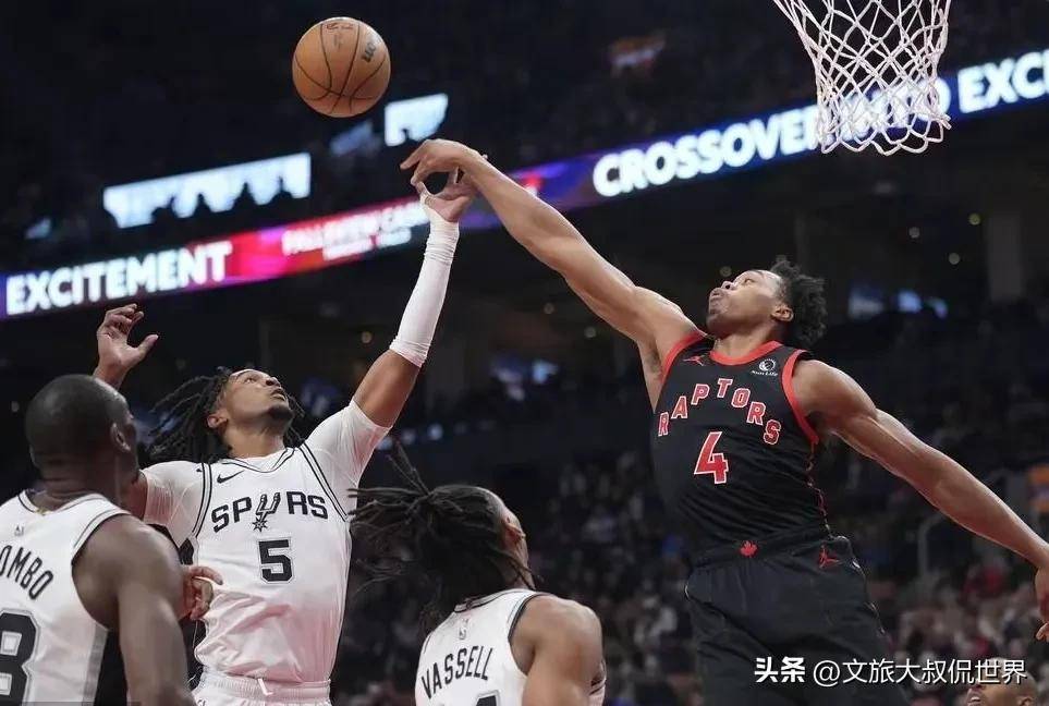 「尼克斯胜下马刺，巴雷特狂砍25+」的简单介绍