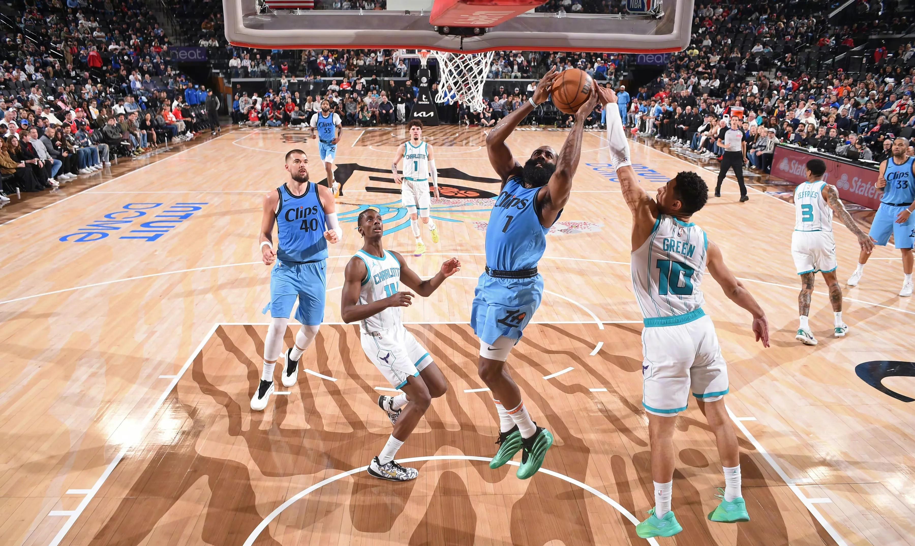 篮网主场力克黄蜂，继续取得胜利的简单介绍