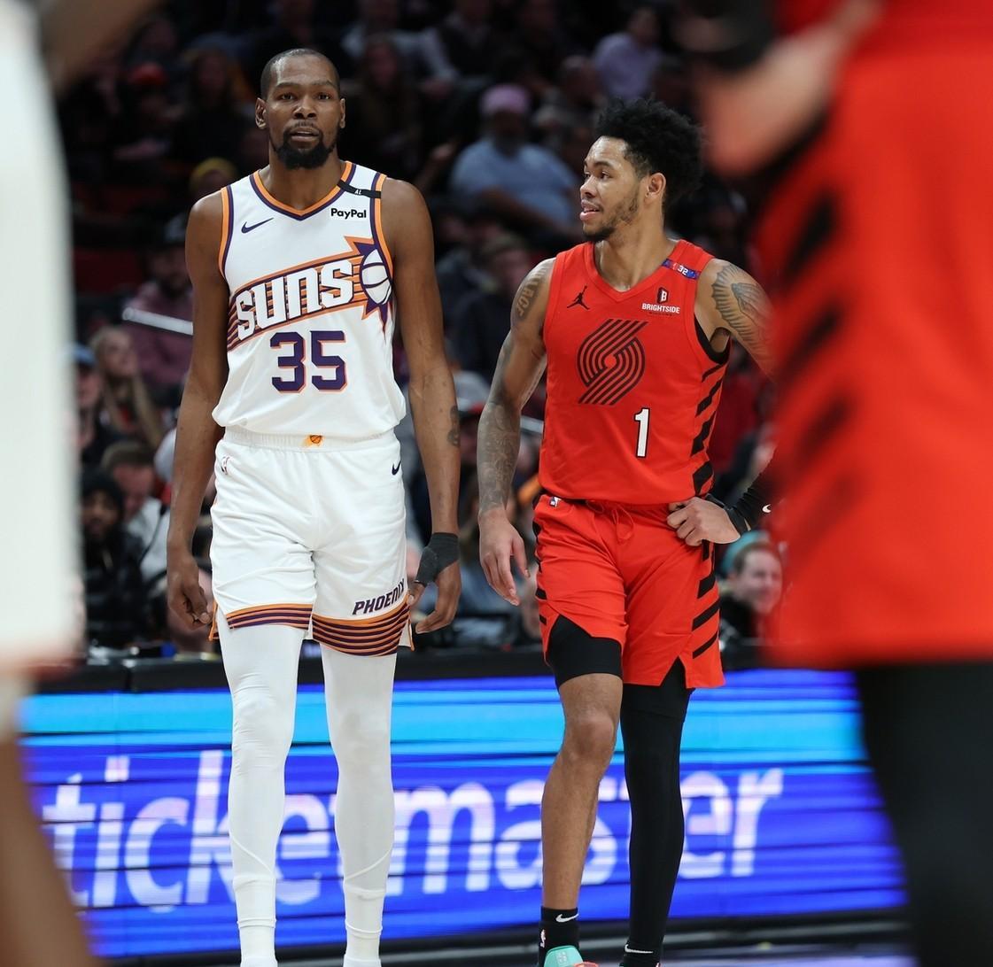 开拓者客场力克奇才，全队