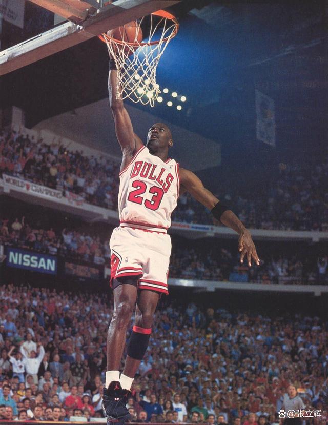 全球各地篮球精英云集，场上风云突变