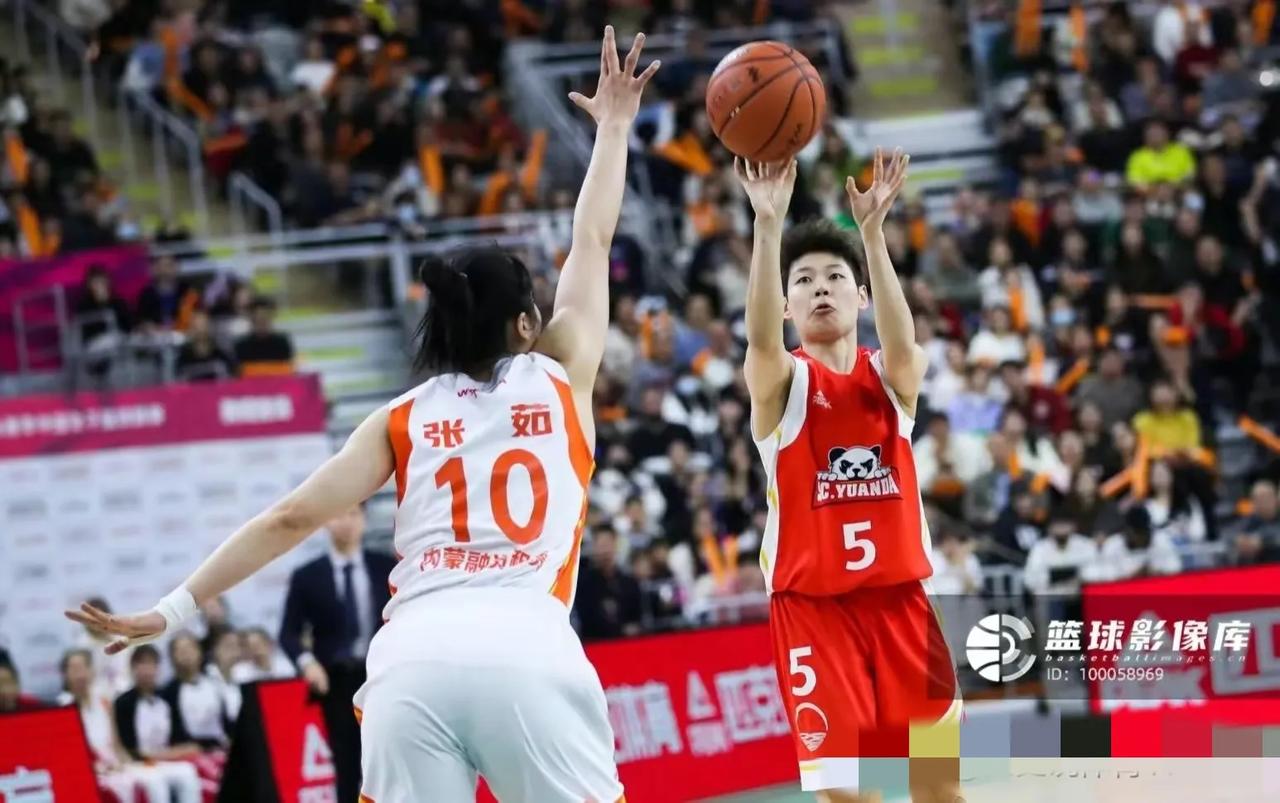 关于比赛中球队战术调整,局势急转直下的信息 关于比赛中球队战术调整,局势急转直下的信息