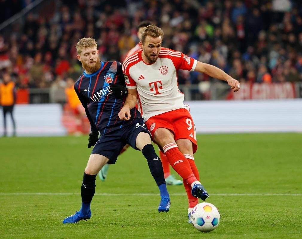 关于向来强队拜仁慕尼黑客场不敌出局的信息