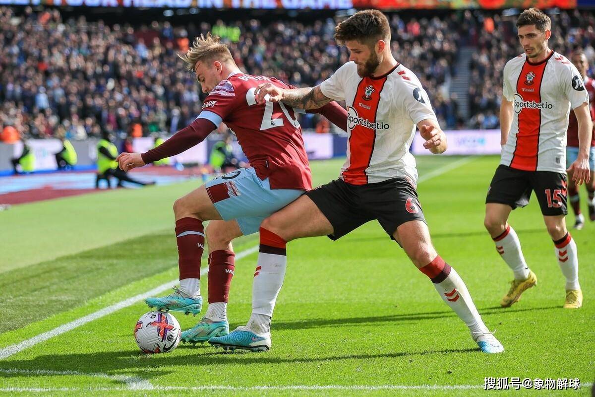 AC米兰主场战胜曼联,晋级欧罗巴联赛八强 AC米兰主场战胜曼联,晋级欧罗巴联赛八强